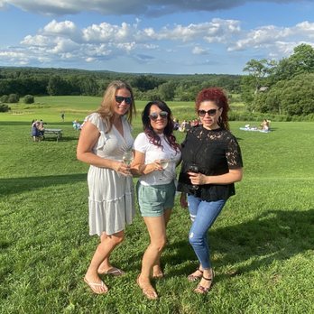 Hawk Ridge Winery - Wineries Near Me - Watertown, Connecticut