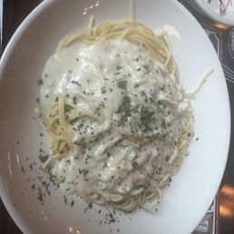 Clam with white clam sauce pasta, yuck. Clam with white clam sauce pasta, yuck.