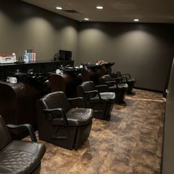 The Gents Place - Relaxation room where the shampoo happens