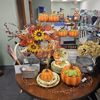 Scarletts Korner Consignments - Used, Vintage & Consignment Near Me - Halfmoon, New York