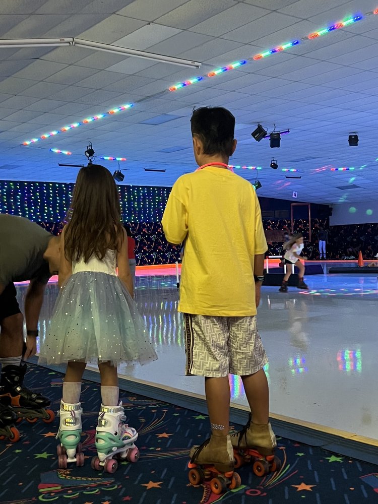 DAIRY ASHFORD ROLLER RINK Updated May 2024 117 Photos & 125 Reviews 1820 S Dairy Ashford