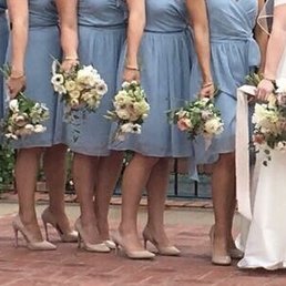 I know it's blurry, but these bouquets were perfect with our color palette