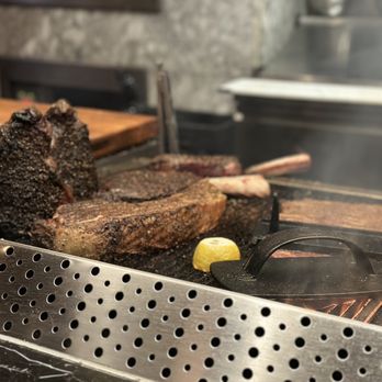 Chi Spacca - Grill - Italian Near Me - Los Angeles, California Chi Spacca - Grill - Italian Near Me - Los Angeles, California