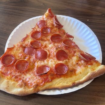 Little Cup - Pepperoni Pizza - Wine Bars Near Me - Vashon, Washington