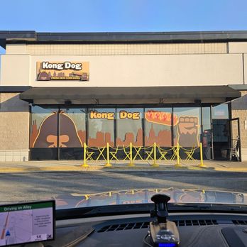 Kong Dog - the front entrance of a restaurant - Fast Food Near Me - Rolling Meadows, Illinois