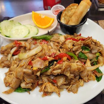 Thai Thai Restaurant - Spicy Noodles with Chicken. The amount of food was impressive, and it's really good! - Thai Near Me - Fallbrook, California