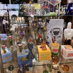 Fuzzy’s Smoke Shop & House of Discretionaries