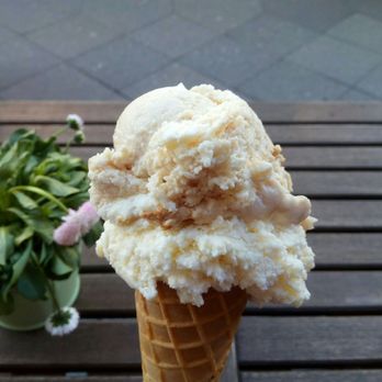 tanne B - Salzkaramell- und Grießeis - Ice Cream & Frozen Yogurt Near Me - Berlin, BE