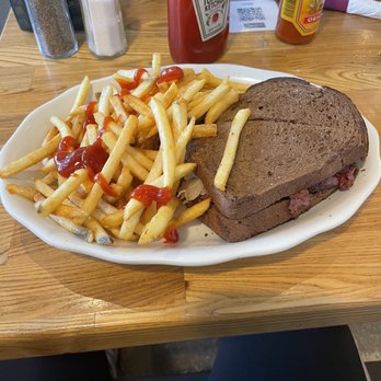 Eggy's Diner Chicago - Pastrami Reuben - Breakfast & Brunch Near Me - Chicago, Illinois Eggy's Diner Chicago - Pastrami Reuben - Breakfast & Brunch Near Me - Chicago, Illinois