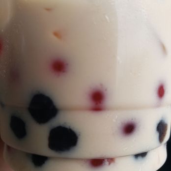 SereniTea - Boba and strawberry bursting beads - Bubble Tea Near Me - Milwaukee, Wisconsin