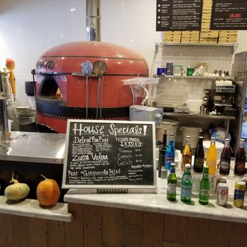 Il Pizzaiolo Wood-fired Pizza - The ordering area and that impressive oven - Pizza Near Me - Loomis, California