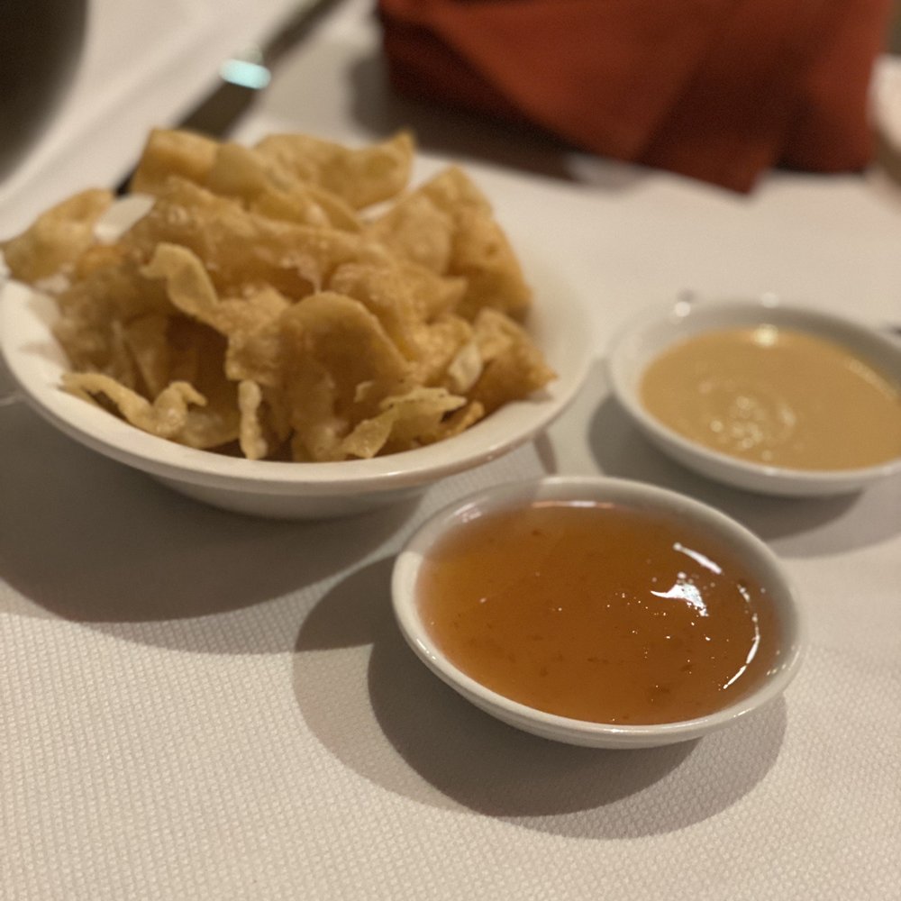 Golden Dynasty - a plate of chips and dipping sauces - Chinese Near Me - Atlantic City, New Jersey