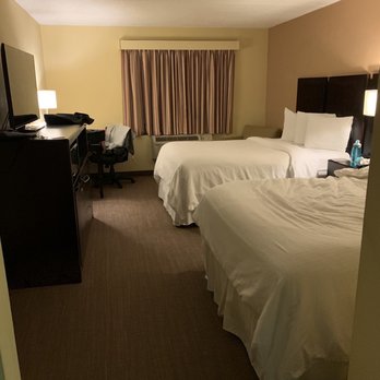 BridgePointe Hotel & Marina - Room with two queens - Hotels Near Me - New Bern, North Carolina BridgePointe Hotel & Marina - Room with two queens - Hotels Near Me - New Bern, North Carolina