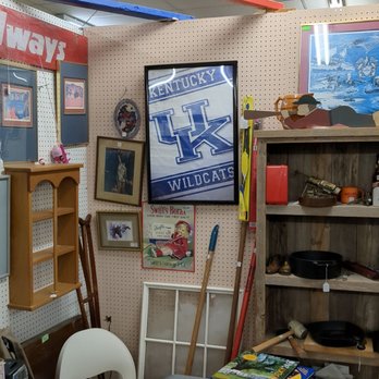 Middletown Peddlers Mall - Lots of Kentucky items! - Antiques Near Me - Louisville, Kentucky