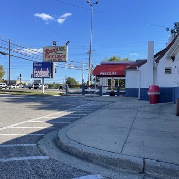 Ann's Dari Creme - The view to the south. See? The sign changes every few minutes. - American Near Me - Glen Burnie, Maryland Ann's Dari Creme - The view to the south. See? The sign changes every few minutes. - American Near Me - Glen Burnie, Maryland