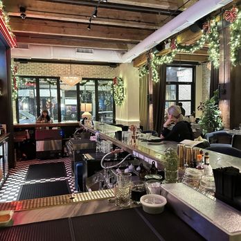 Ila's - Comfort Food Near Me - Chicago, Illinois