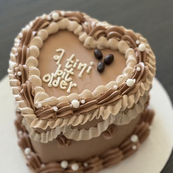 The Cake Lady - Desserts Near Me - Milwaukee, Wisconsin