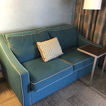 Hampton Inn Lakeland - Super cool looking couch - Hotels Near Me - Lakeland, Florida