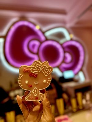 Hello Kitty Café by null