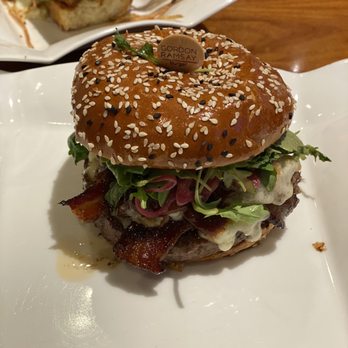 Gordon Ramsay Burger Las Vegas - 24 hour Burger - Burgers Near Me - Las Vegas, Nevada