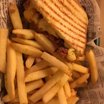 Main Streets Café - Pork Mac and Cheese sandwich - American Near Me - Concord, Massachusetts