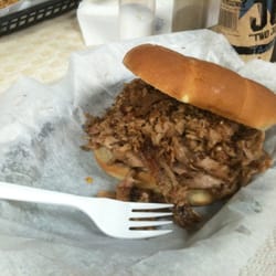 Pulled pork sandwich (large)