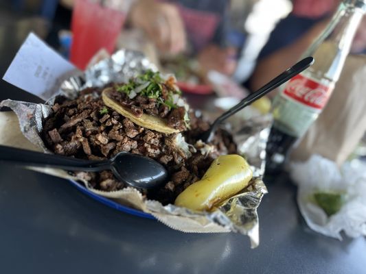 Tacos Los Cholos by null