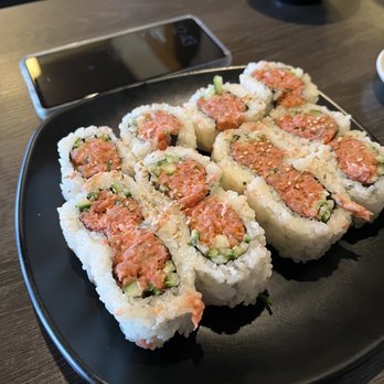 Taiko - Spicy Tuna Cut Roll - Japanese Near Me - Irvine, California Taiko - Spicy Tuna Cut Roll - Japanese Near Me - Irvine, California