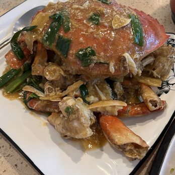 Rainbow Kitchen - Fresh Dungeness Crab w/ ginger and scallions - Seafood Near Me - Las Vegas, Nevada Rainbow Kitchen - Fresh Dungeness Crab w/ ginger and scallions - Seafood Near Me - Las Vegas, Nevada