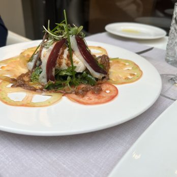 Nineteen - Caprese salad - Mediterranean Near Me - Barcelona, B Nineteen - Caprese salad - Mediterranean Near Me - Barcelona, B
