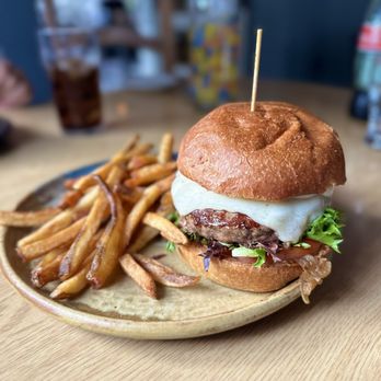 Pinch Kitchen - Burger - New American Near Me - Miami, Florida