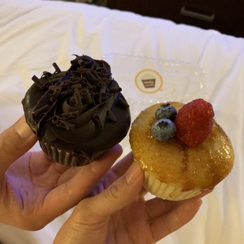 Molly's Cupcakes - Cupcakes Near Me - Chicago, Illinois