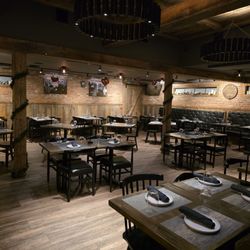 Echo Craft Kitchen - Back dining area