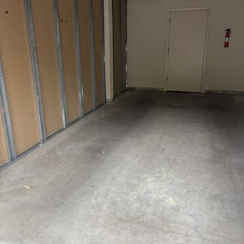 Active Moving & Staging - Empty garage - Home Staging Near Me - San Francisco, California
