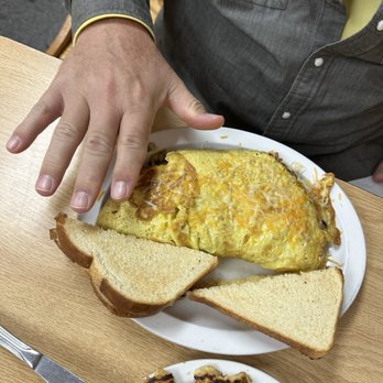 Uncles' Local Diner - Breakfast & Brunch Near Me - Hancock, Michigan