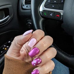 Queen B Nails LLC