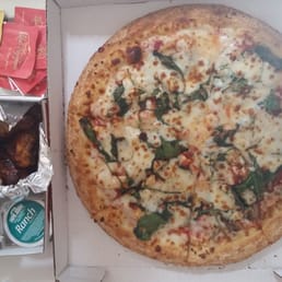 Island fresh chicken pizza with mushrooms. Honey Chipotle Wings. Sooo goood! Island fresh chicken pizza with mushrooms. Honey Chipotle Wings. Sooo goood!