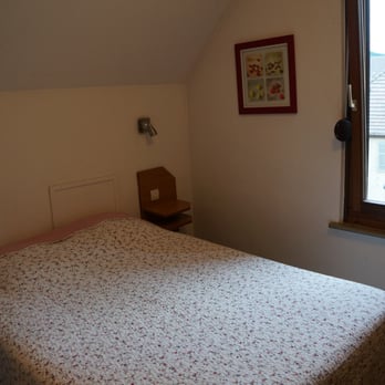 Hôtel de France - Smaller room in back away from the street noise - Hotels Near Me - Thann, 68 Hôtel de France - Smaller room in back away from the street noise - Hotels Near Me - Thann, 68