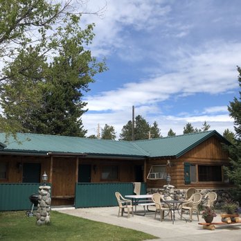 Yellowstone Inn - Cabins - Hotels Near Me - West Yellowstone, Montana