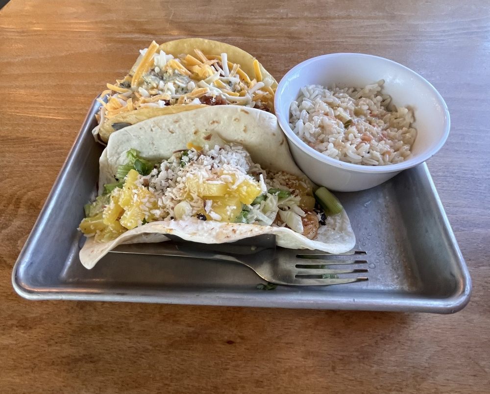 Food from Tacos 4 Life