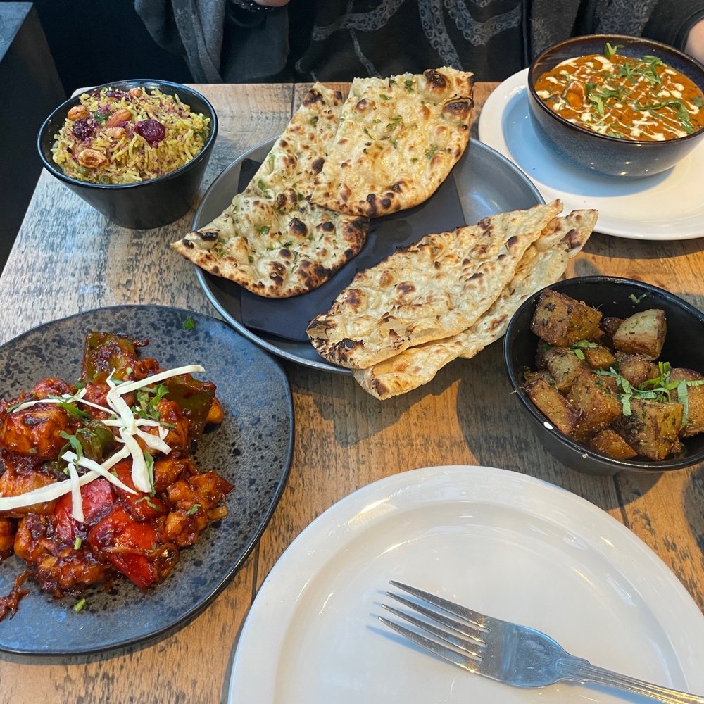 OmNom - Vegetable biryani rice, chilli and butter naan, "shrimp" labbabdar, chilli chick'n and gunpowder potato - Vegan Near Me - London, XGL