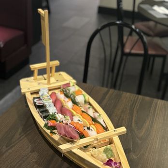 Kyoto Sushi - Love boat - Sushi Bars Near Me - Richmond, Virginia