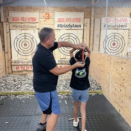 Papa Grizz of Grizzly axes teaching us! Papa Grizz of Grizzly axes teaching us!