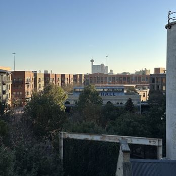 Southerleigh - Parking garage - Breweries Near Me - San Antonio, Texas