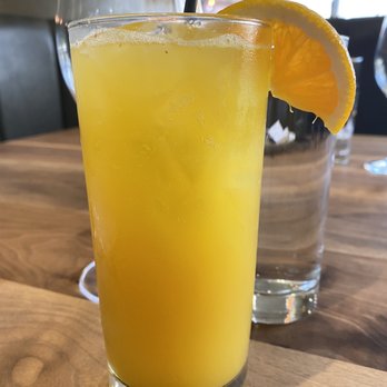 Echo & Rig - Naylor (off menu, mocktail) reminded me of a San pellegrino sparkling soda (refreshing) - Steakhouses Near Me - Sacramento, California