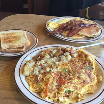 White's Diner - Pancake combo & veggie omelette that came with home fries. Comes with OJ & coffee - Breakfast & Brunch Near Me - Bridgeport, Connecticut