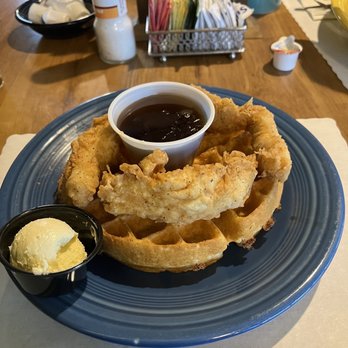 Del's Restaurant - Chicken and Waffles - Breakfast & Brunch Near Me - Tucumcari, New Mexico