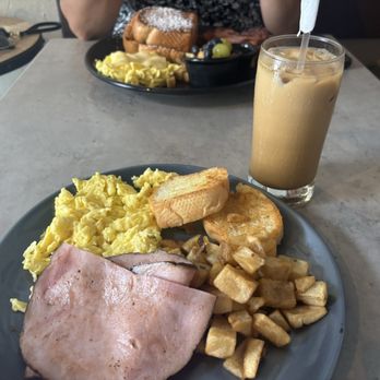 Kaffe Haus - Breakfast & Brunch Near Me - San Juan, Puerto Rico