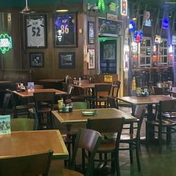 Looneys Pub South