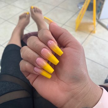 Luxe Nail Bar - Yellow ombré! - Nail Salons Near Me - Henderson, Nevada Luxe Nail Bar - Yellow ombré! - Nail Salons Near Me - Henderson, Nevada